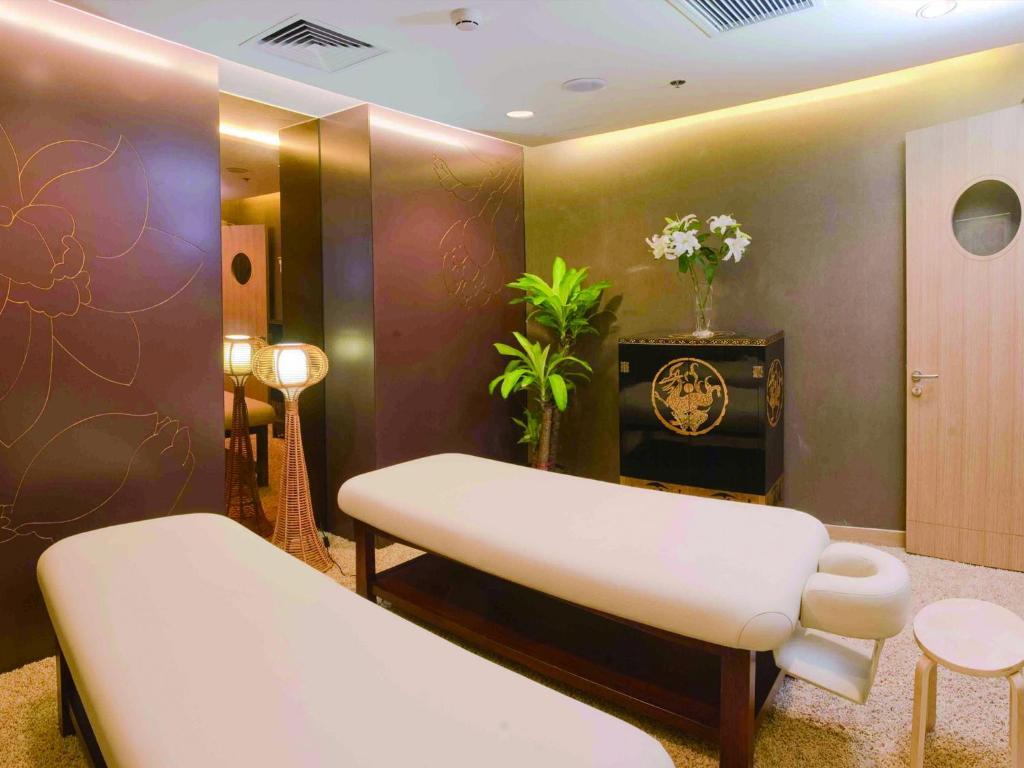 Days Inn Business Place Longwan Beijing Exterior photo