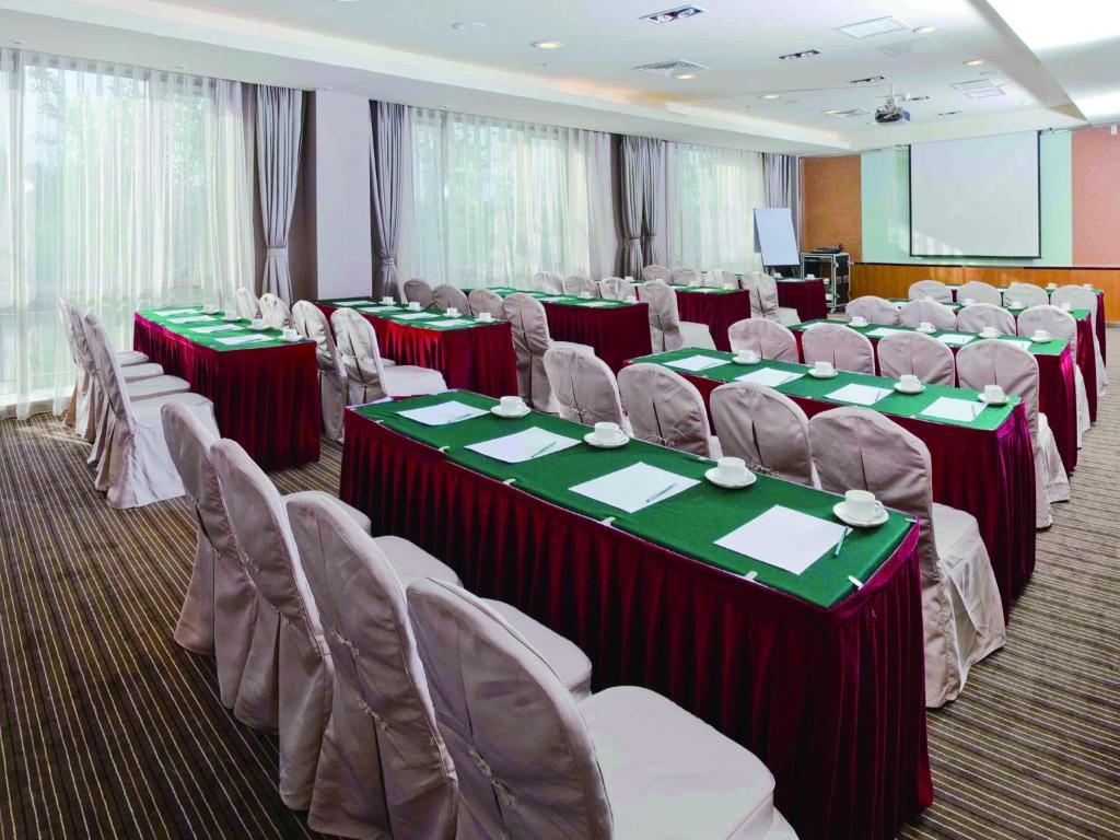 Days Inn Business Place Longwan Beijing Exterior photo